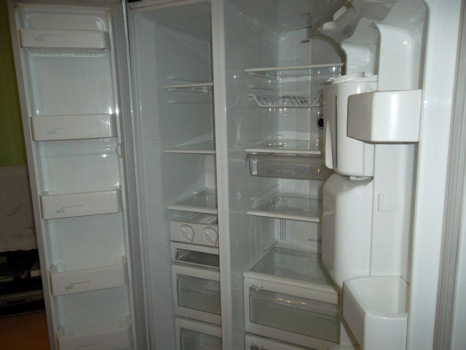 холодильник Side by Side