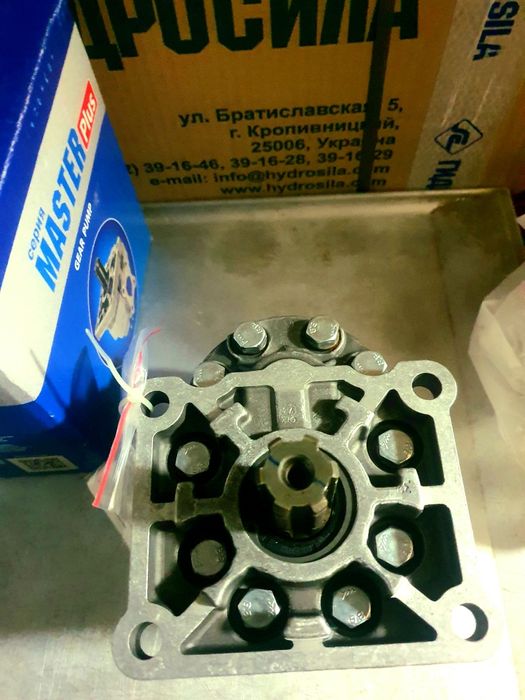 Насос шестеренный м32 НШ левий на авто ЗИЛ MASTER PLUS