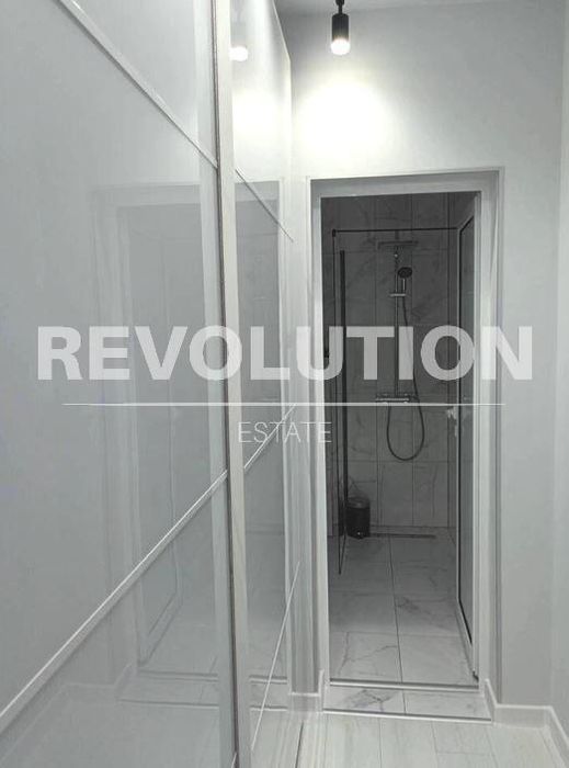 Дава се под наем Едностаен апартамент в Варна, Кайсиева градина - 30 кв.м за 398.82 € - Снимка #3