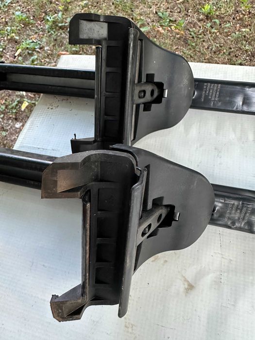 Напречни греди Thule 118 см + захвати 753 + Kit 4023 – багажник за покрив BMW
