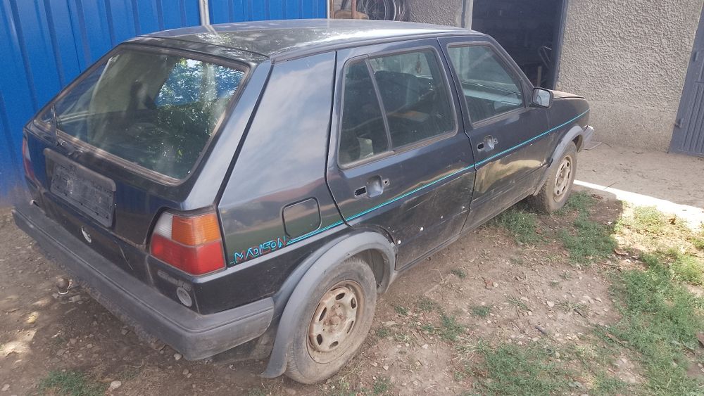 Volkswagen Golf 2 1,6 75 на части.