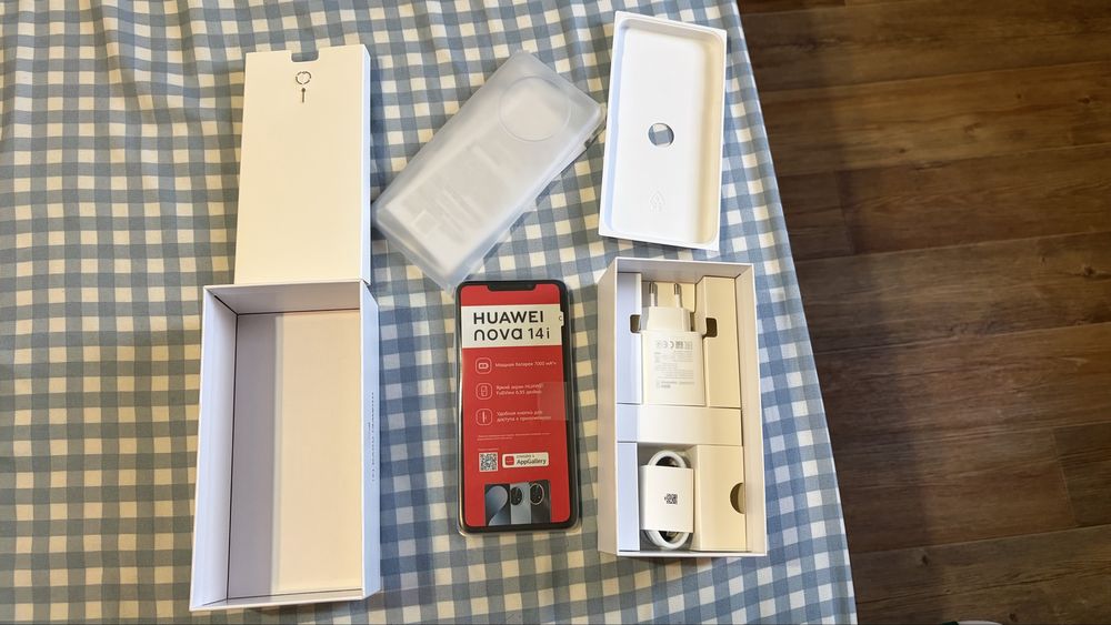Huawei Nova 14 i