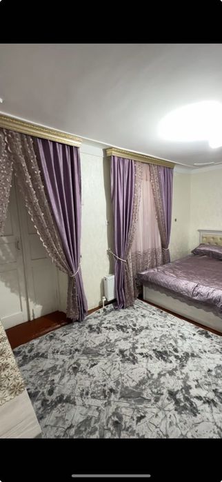 Чорсу бозори яқинида шинам ховли сотилади.4,33 сотих.8 хона.