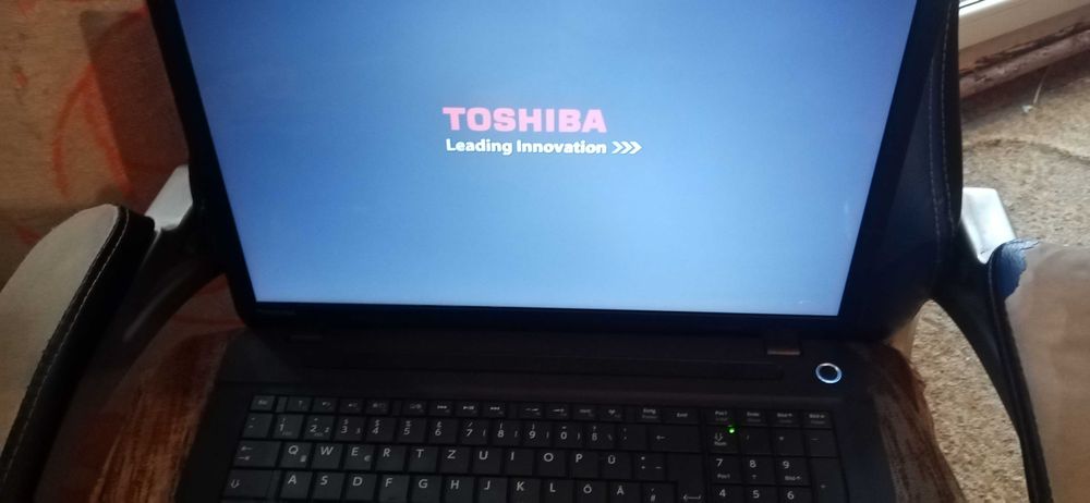 Продавам Лап топ