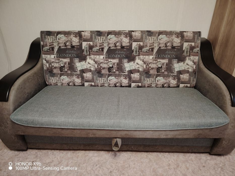 Срочно продам диван