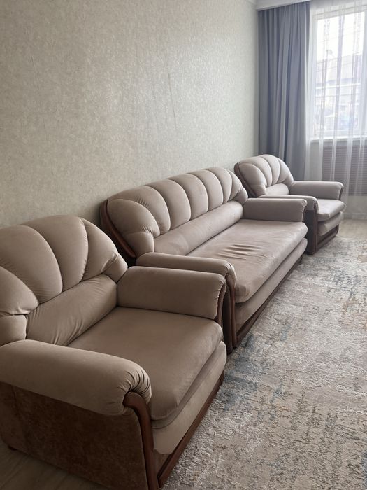 Продам диван в хорошем состоянии