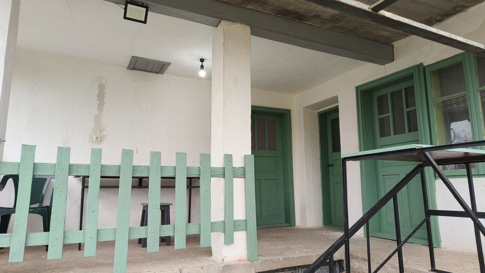 Двуетажна тухлена къща с.Каменово