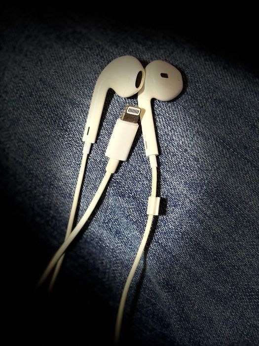 EarPods with lightning connector- слушалки с кабел на епъл