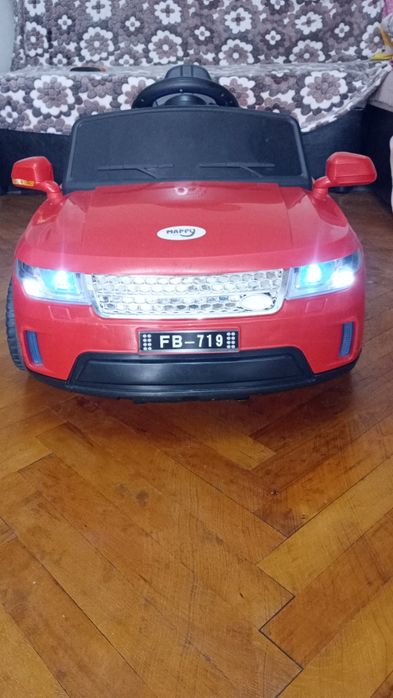 Детска кола / с дистанционно за родител