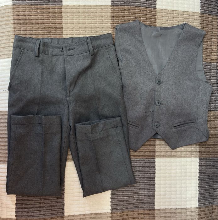 Продам комплект на мальчика 4-6 лет