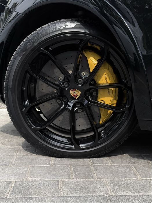 PORSCHE Catenne Turbo GT Coupe