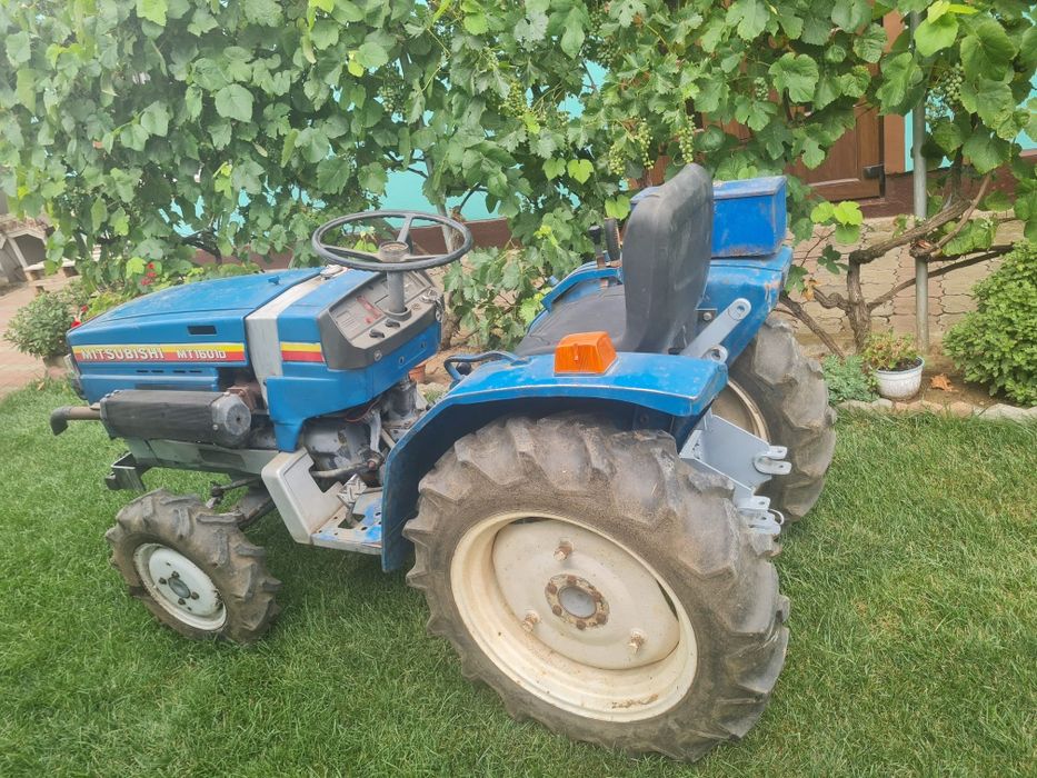 Tractor 4 x 4 marca mitsubishi.
16 cai putere.motor diesel în 3 pistoa