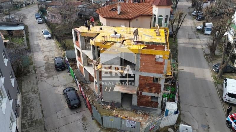 Тристаен, ексклузивен, просторен апартамент за продажба, в новострояща