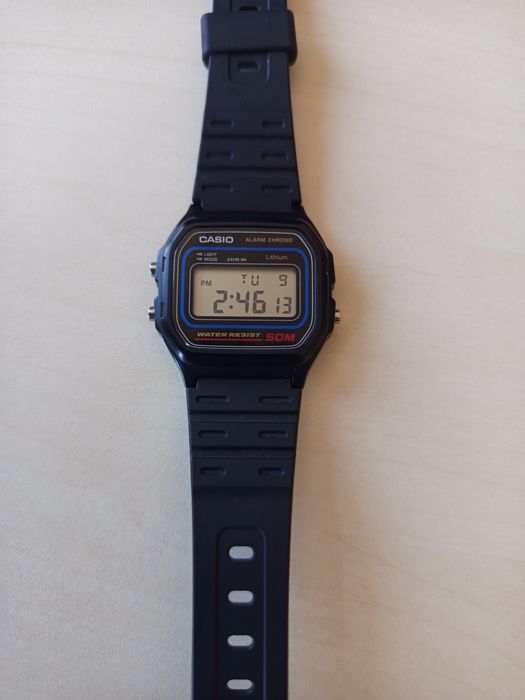 Casio серия F и W - 5 часовника