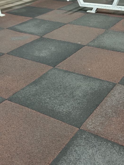 Продам резину для пола!!!