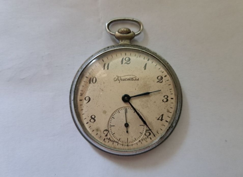 Продавам ретро, джобен часовник "Молния"/"Кристал"от времето на СССР.