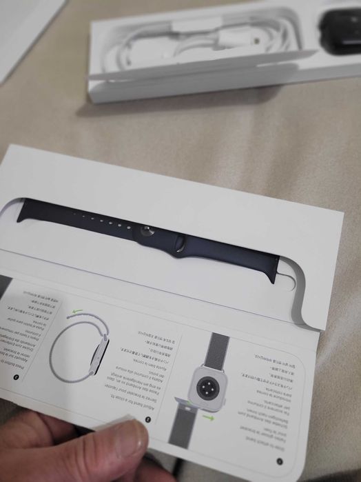 Apple Watch SE 2  44mm  с 6 месеца остатъчна гаранция