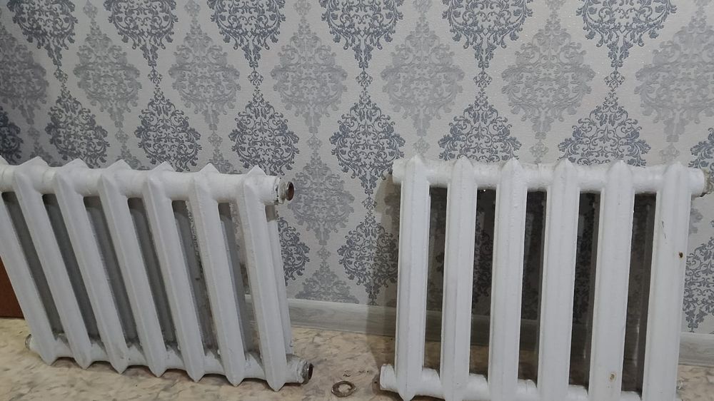Продам чугуные батареи