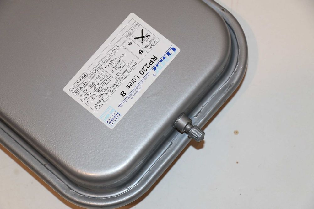 Vas expansiune CIMM RP 220 8L centrala termica Immergas Victrix 24 kw