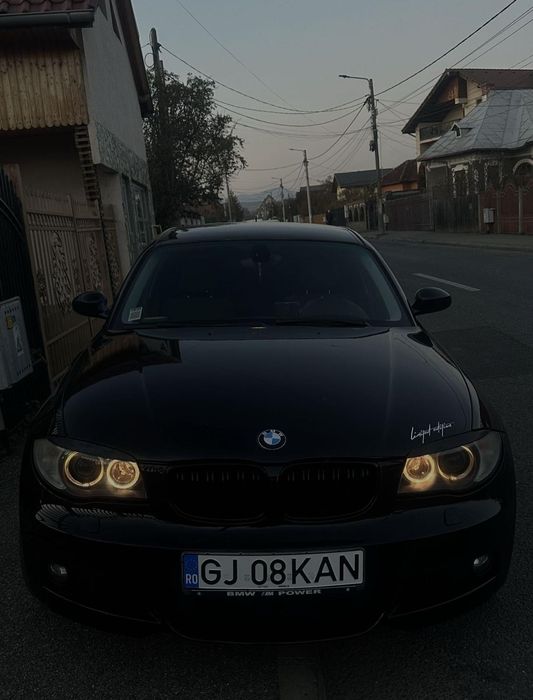 Vând auto BMW negru