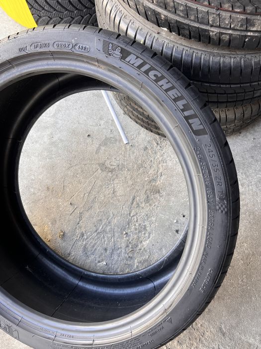 4 anvelope ca NOI VARA 245/35/19 , Michelin , 7.5 mm , DOT 2022