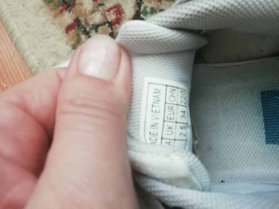 Продам кроссовки