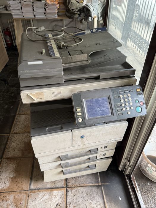 konika minolta bizhub 250