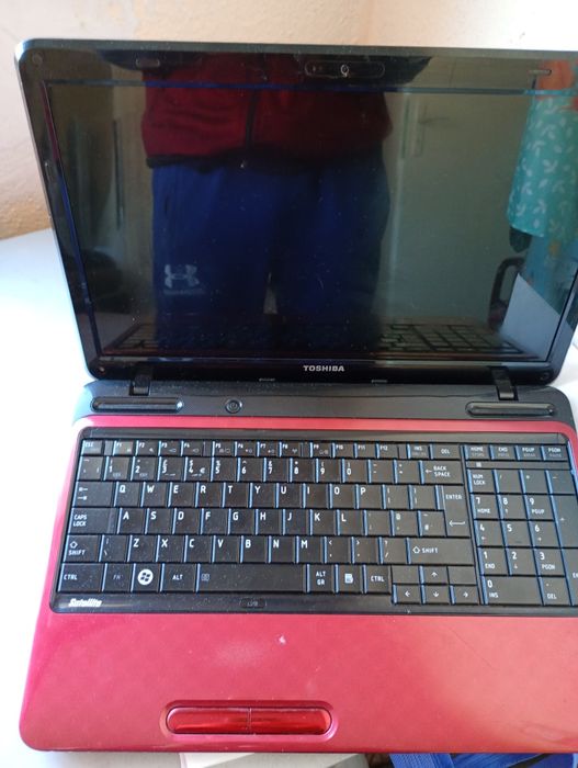 Лап Топ Тошиба,15,6 инча.