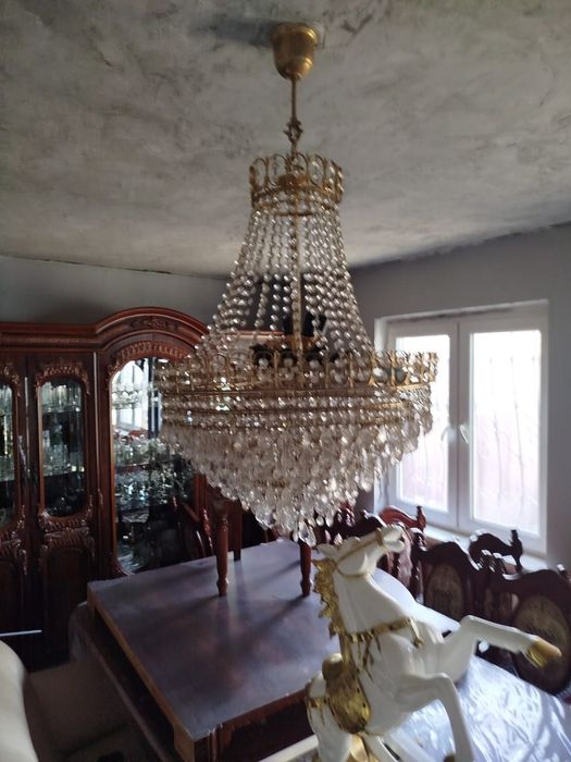 Продам люстрю большую