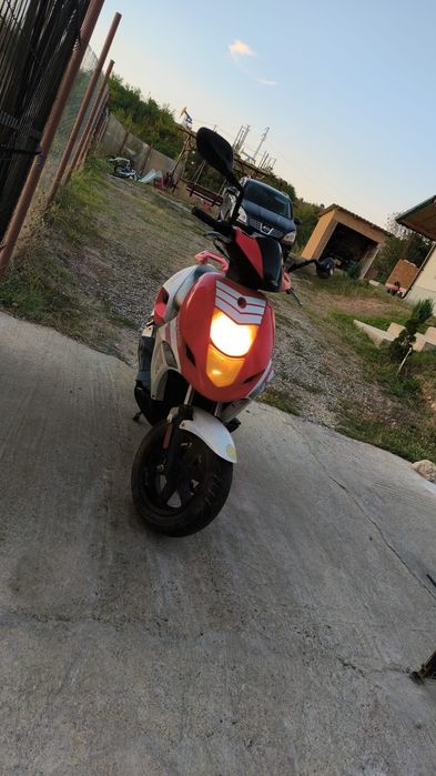 Vând sau schimb scuter cpi aragon 49