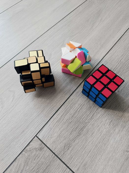 Set Cuburi Rubik