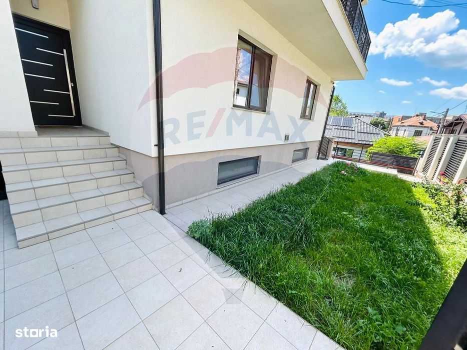 Apartament in casa 3 camere