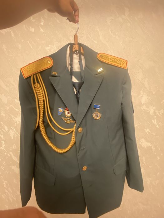 Продам парадную офицерскую форму