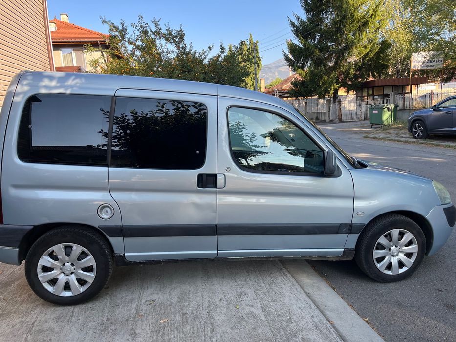Продавам Peugeot Partner