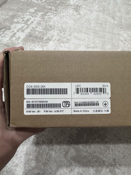 Коммутатор 24портовый D-Link