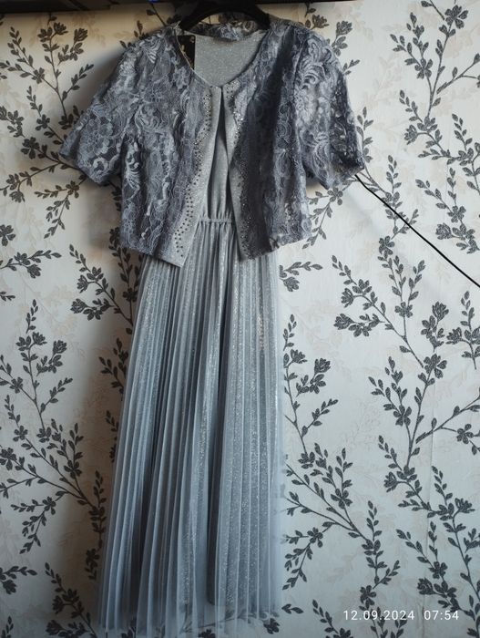 Серебристое платье