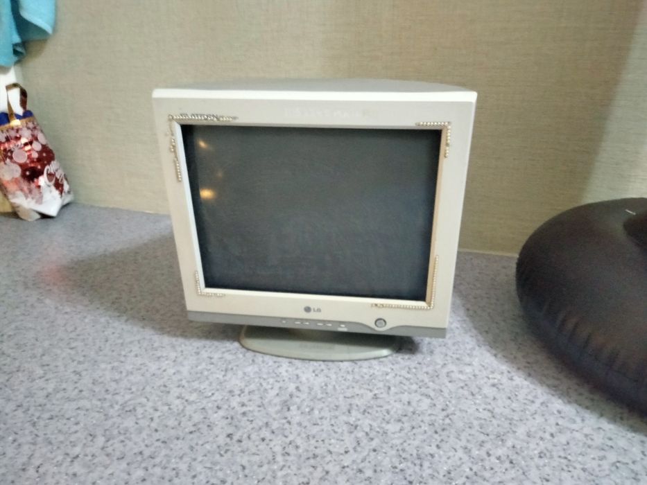 Продам монитор LG