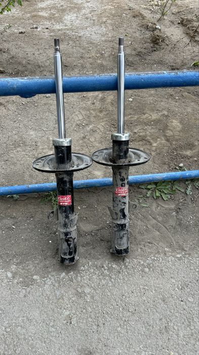 Стойки на камри, продам!