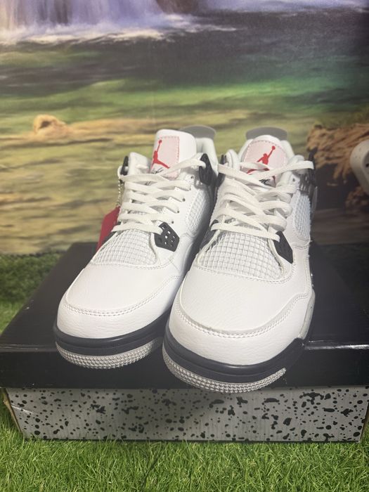 Jordan 4 White Cement