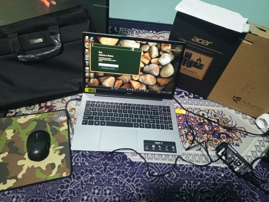 Noutbuk Acer R-3 Windovs 11