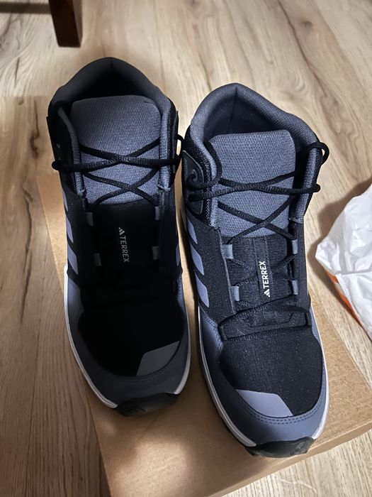 Adidas terrex AX4R MID K