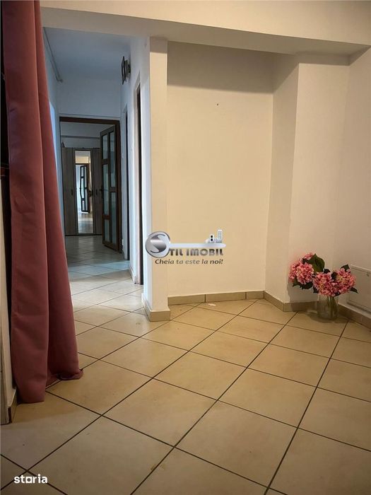 Apartament 3 camere Hala Centrala - 550 EURO