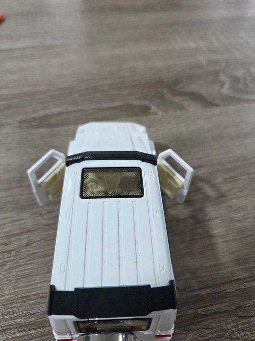 Метален джип Mercedes G class играчка