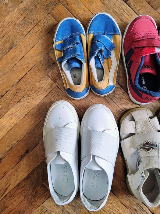 Нови и в перфектно състояние детски обущета 26 и 28 номер