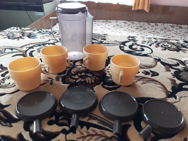 ТУРИСТИЧЕСКА КАНА С ЧАШИ.Чинии за торта.Купички.Буркани