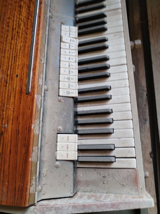 Раритетный синтезатор Электроорган