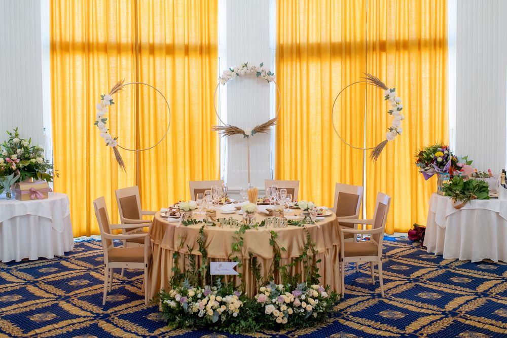 Fata de masa rotunda - prezidiu