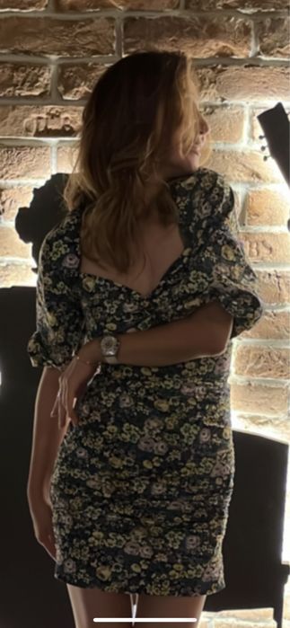 Продам красивое платье. Размер Xs