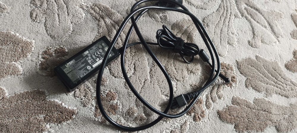 Ноутбук продам оба рабочие