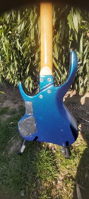 Vând chitara bas pasiv Washburn